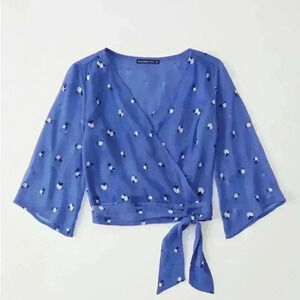 Abercrombie and Fitch Blouse size S